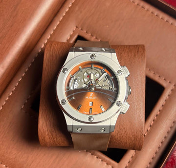 ⌚ HUBLOT Automatic – “Amber Skeleton” Edition Bold Transparency. Refined Power.
