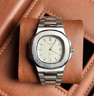 PATEK PHILIPPE Nautilus – “Ivory Flame” Quartz Edition