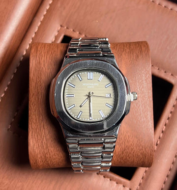 PATEK PHILIPPE Nautilus – “Slate Flame” Quartz Edition