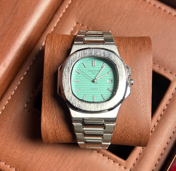 PATEK PHILIPPE Nautilus – “Verdant Flame” Quartz Edition
