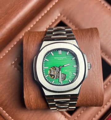 PATEK PHILIPPE Tourbillon – “Verdant Pulse” Edition Mechanical Artistry. Emerald Precision.