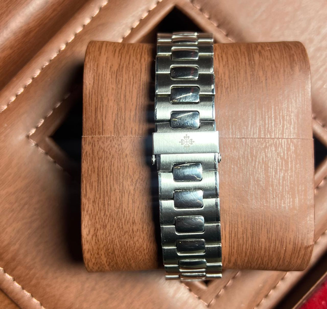 PATEK PHILIPPE Tourbillon – “Verdant Pulse” Edition Mechanical Artistry. Emerald Precision.